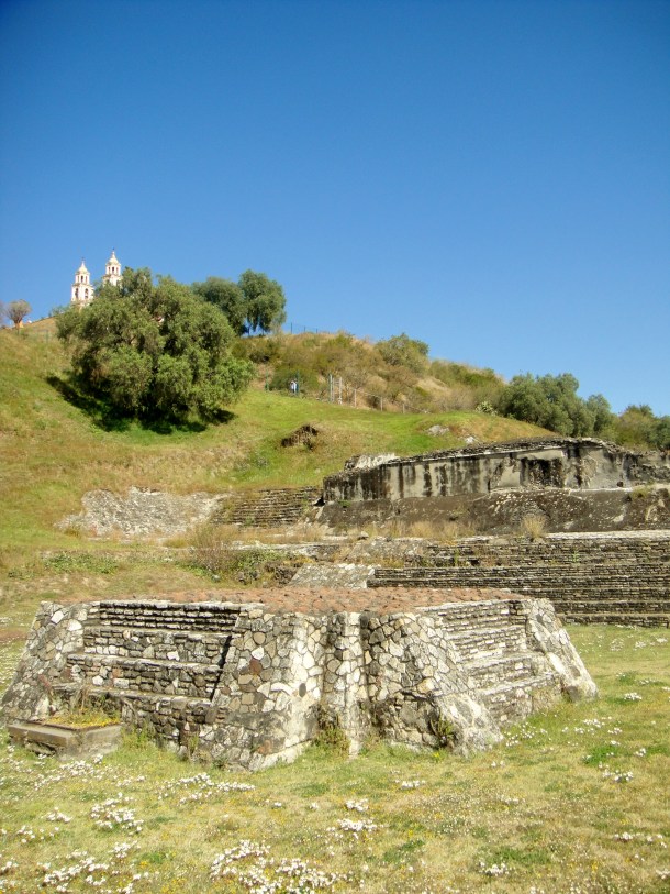 altar-great-pyramid-cholula