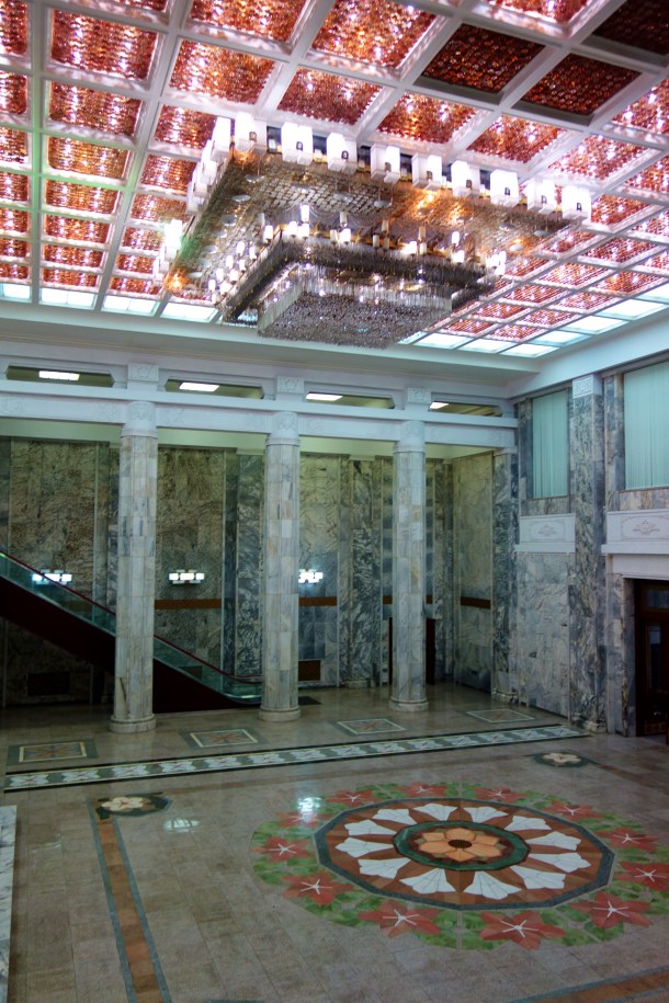 Grand-People's-Study-House-entrance-hall