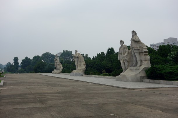 juche-tower-park
