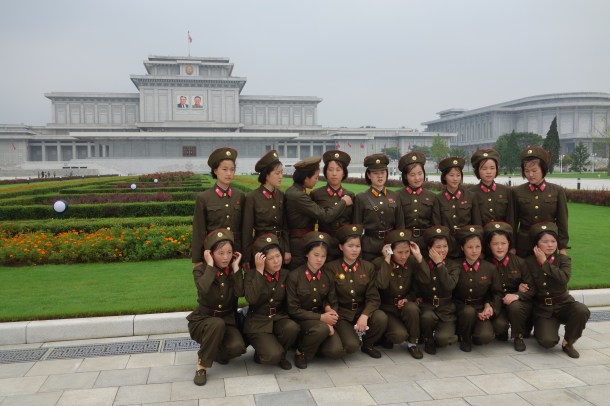mausoleum-pyongyang-portrait-preparation
