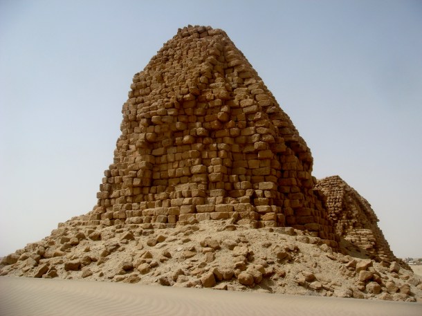 pyramid-nuri