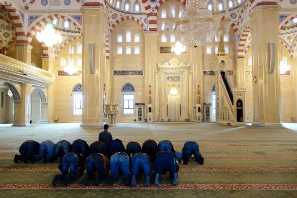 Akhmad-Kadyrov-Mosque-interior