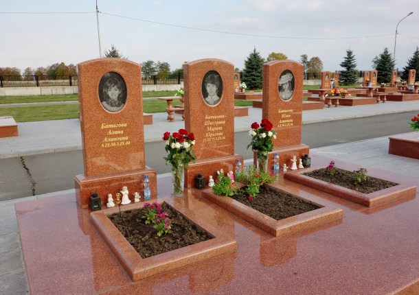 cemetery-family-killed-beslan-school
