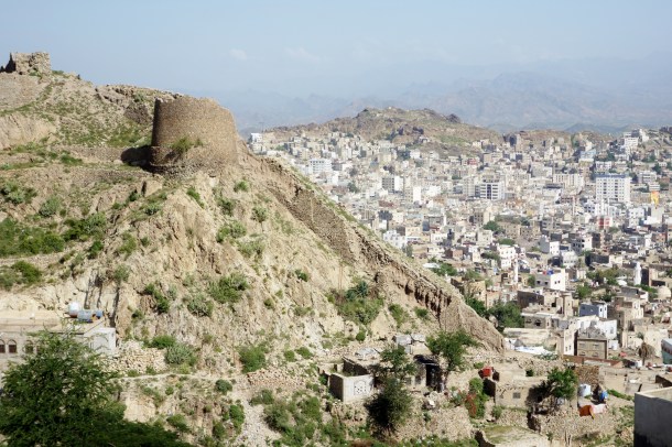 castle-walls-Al-Qahira-Citadel-yemen