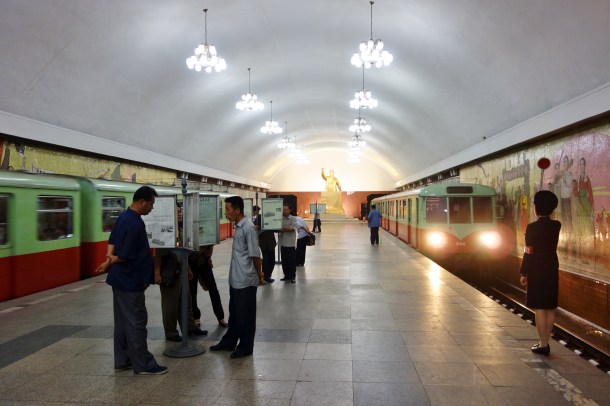 Kaeson-station-pyongyang-metro