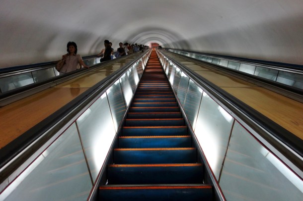 pyongyang-metro-escalator