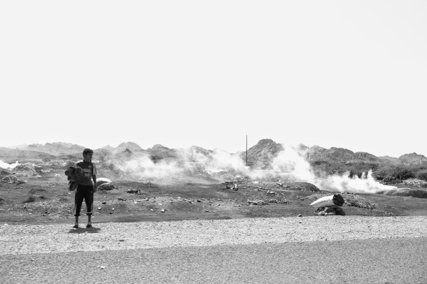 making-charcoal-yemen
