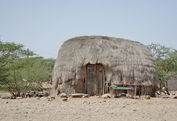 grass-hut-yemen