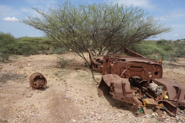 abandoned-truck-in-countryside-of-eritrea