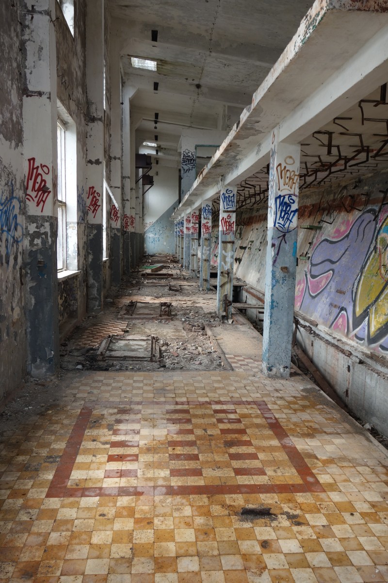 abandoned-submarine-base